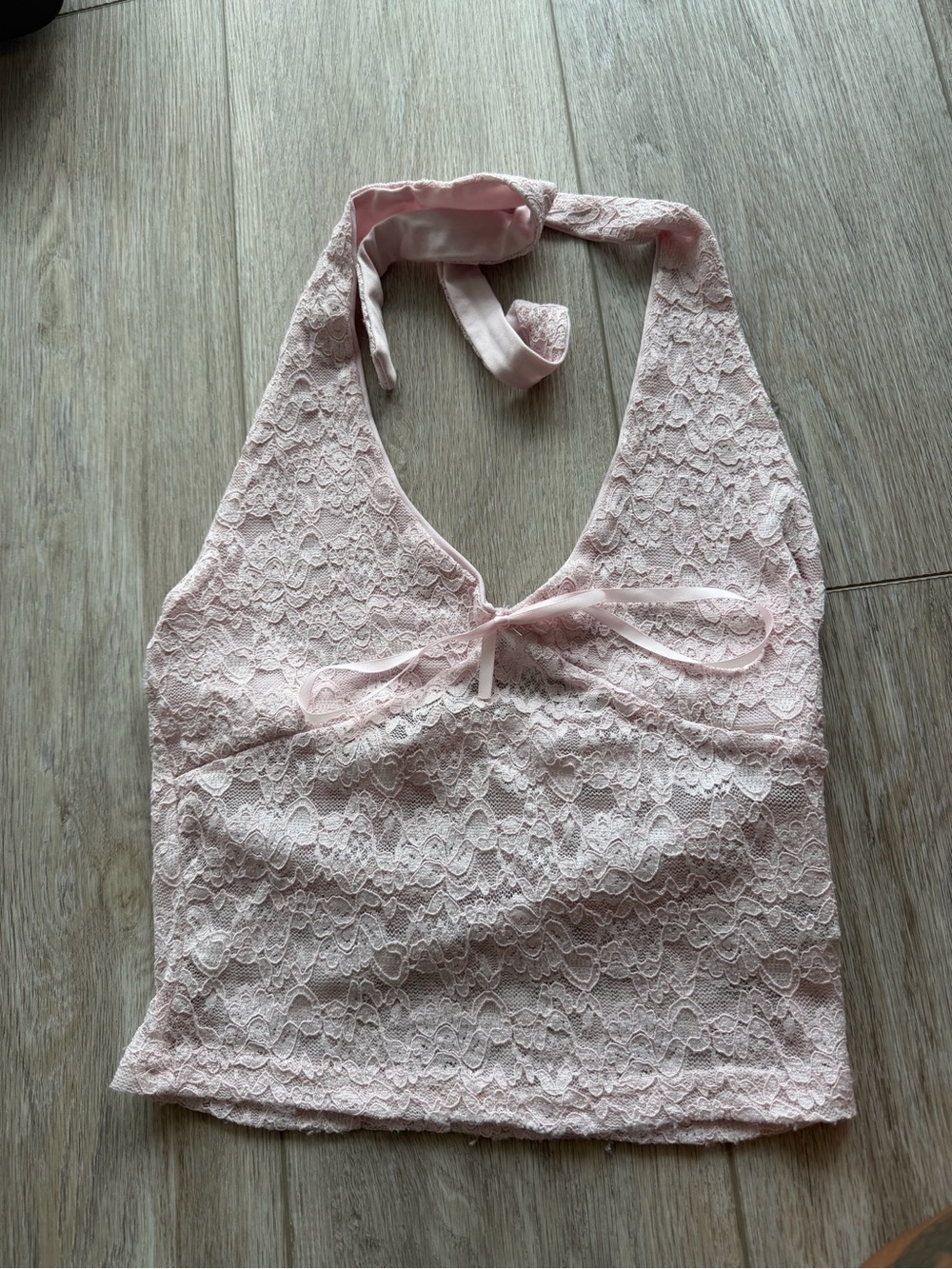 Women’s lace halter tie top
